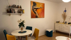 Milla - Cozy two bedroom apartment with yard and parking
